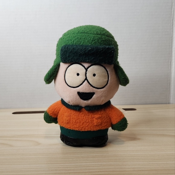 Kyle Broflovski 7" Fun 4 All 1998 + Kenny 7" Nanco 2008 South Park Plushies - Picture 2 of 8